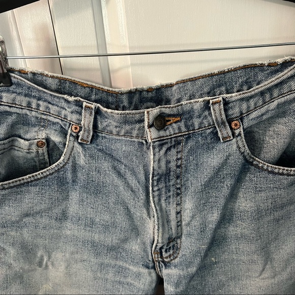 Vintage Levi's High Rise Distressed Raw Hem Bermuda Shorts - Picture 5 of 10